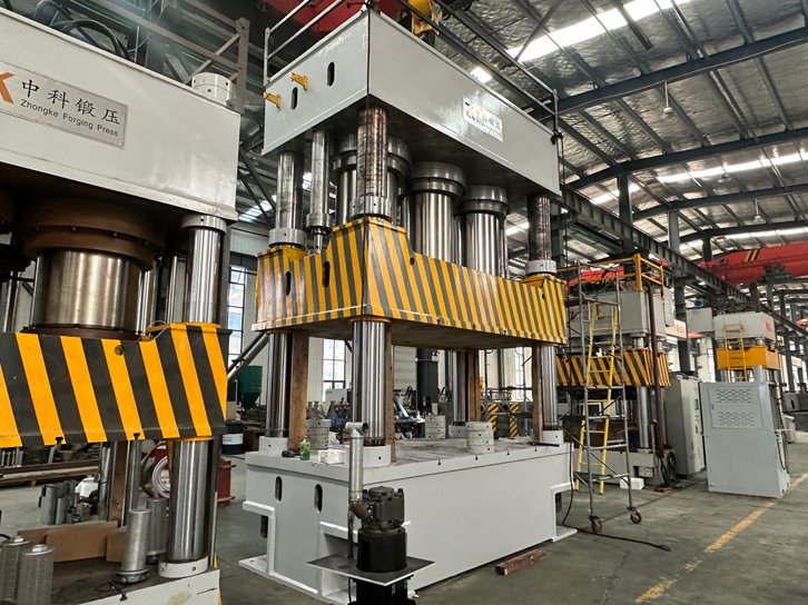 Presswood Pallet machine 3000tons pallet molding machine for solor panel pallets (4)